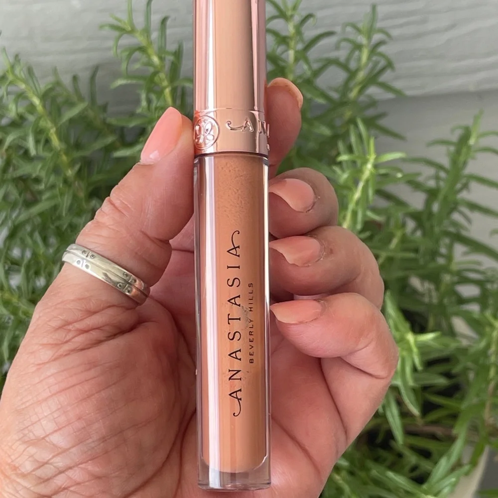 ANASTASIA BEVERLY HILLS Brillant Lip Gloss In Caramel(Soft Peachy Brown)